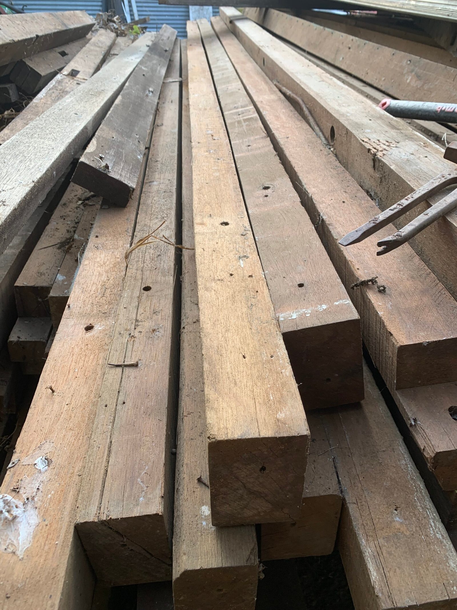 POUTRES DIVERSES DIMENSIONS EN SUMATRA